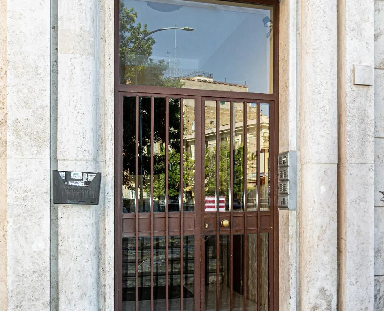 New Luxury-On-Budget Rome Apartment